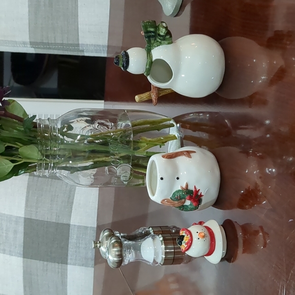 Oneida snowmen sugar and creamer set - Picture 3 of 7